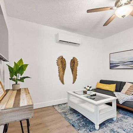 Intimate Casita Mia Minutes Away From Airport, Calle 8, Brickell, Coral Gables, The Beach And More! Miami Eksteriør bilde