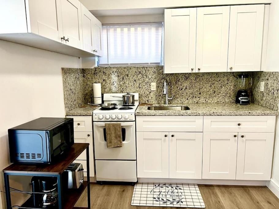Intimate Casita Mia Minutes Away From Airport, Calle 8, Brickell, Coral Gables, The Beach And More! Miami Eksteriør bilde