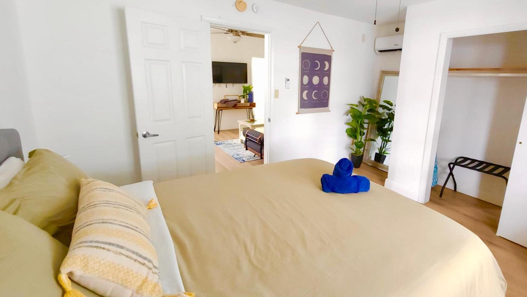 Intimate Casita Mia Minutes Away From Airport, Calle 8, Brickell, Coral Gables, The Beach And More! Miami Eksteriør bilde